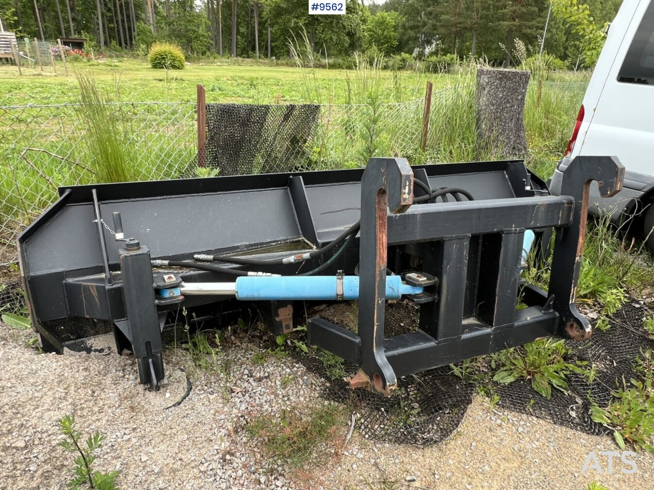 Plow - Thikë: foto 2 Plow - Thikë: foto 2