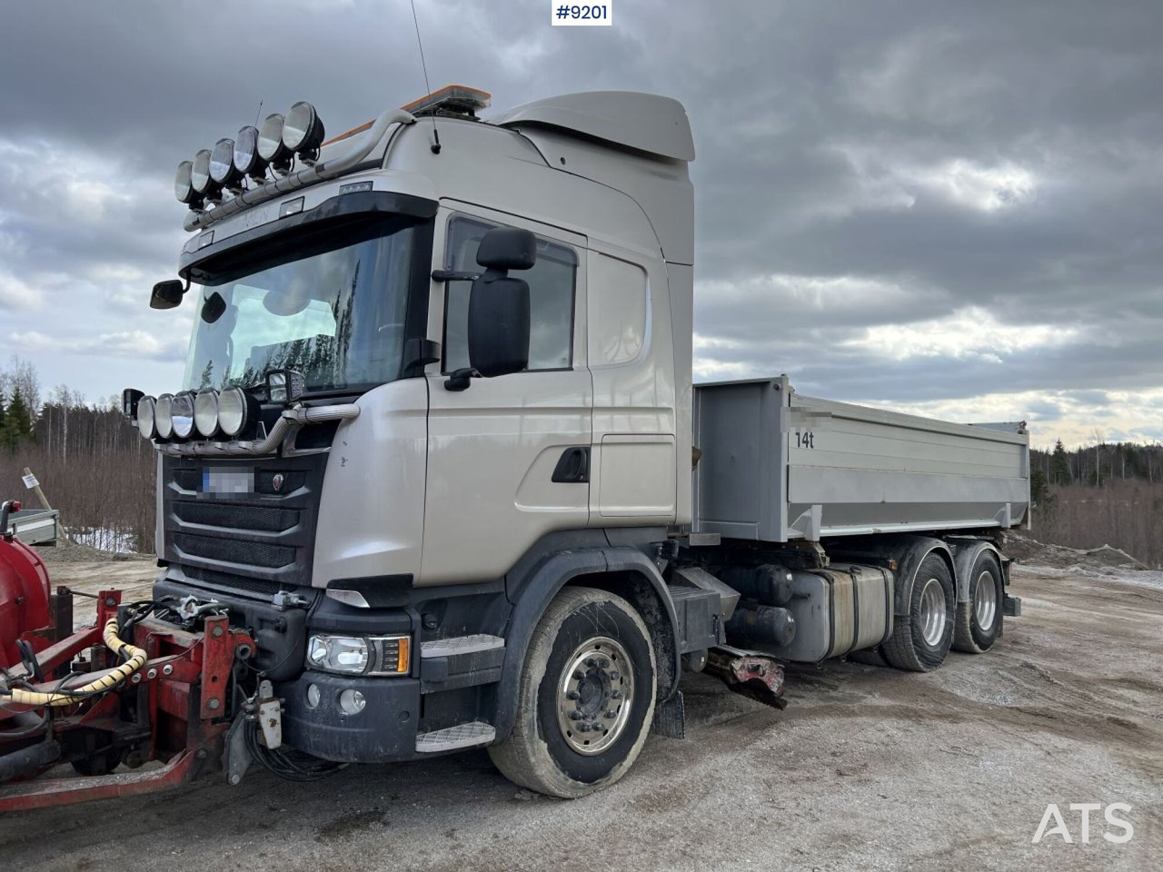 Scania R520 Tipper truck with plow equipment and underbite - Kamion vetëshkarkues: foto 1 Scania R520 Tipper truck with plow equipment and underbite - Kamion vetëshkarkues: foto 1