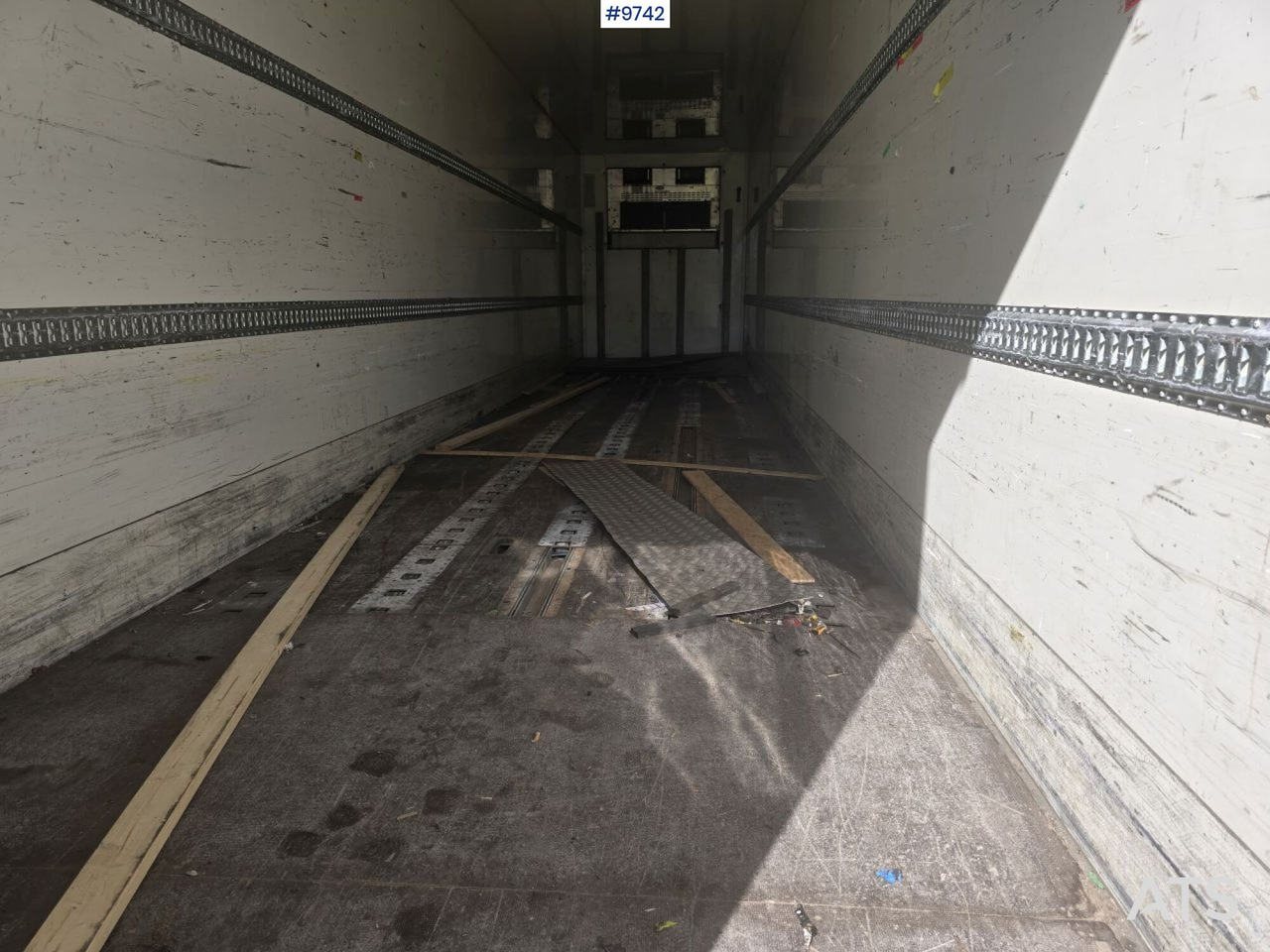 Talson-trailer BD1024 - Gjysmë rimorkio frigorifer: foto 4 Talson-trailer BD1024 - Gjysmë rimorkio frigorifer: foto 4