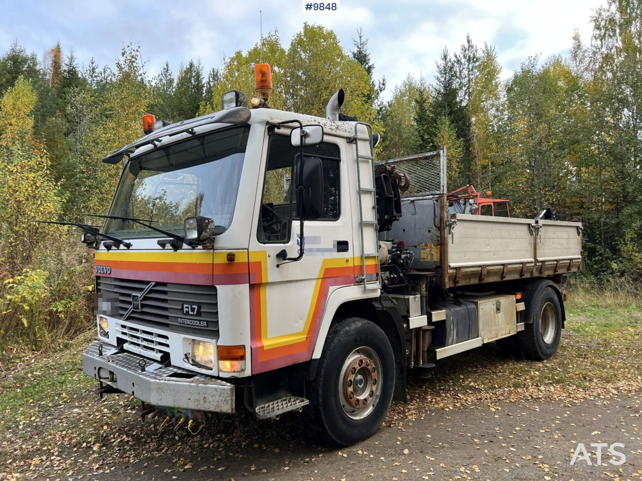 VOLVO FL7 4X2 Crane truck/Dump truck with Hiab071 crane - Kamion vetëshkarkues: foto 1 VOLVO FL7 4X2 Crane truck/Dump truck with Hiab071 crane - Kamion vetëshkarkues: foto 1