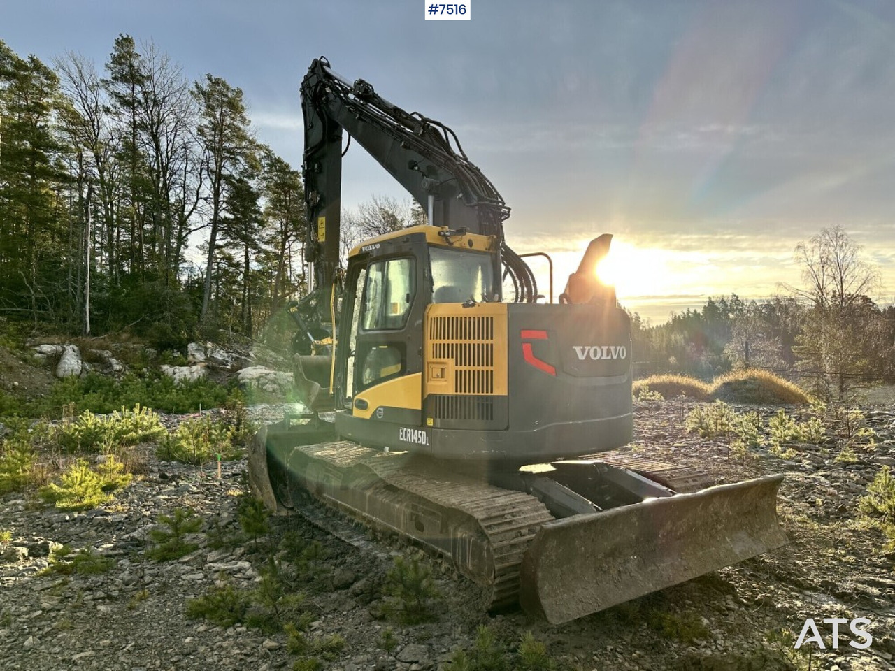 Volvo ECR145DL Crawler excavator with rotor and buckets - Ekskavator me zinxhirë: foto 5 Volvo ECR145DL Crawler excavator with rotor and buckets - Ekskavator me zinxhirë: foto 5