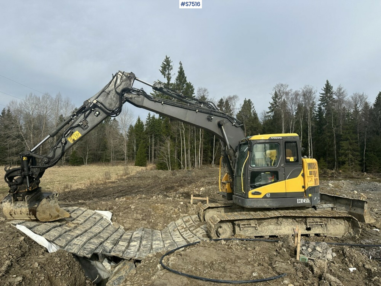 Volvo ECR145DL Crawler excavator with rotor and buckets - Ekskavator me zinxhirë: foto 2 Volvo ECR145DL Crawler excavator with rotor and buckets - Ekskavator me zinxhirë: foto 2