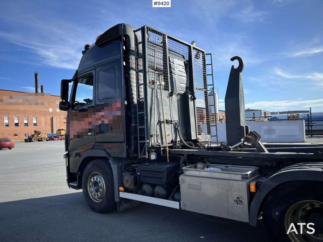 Volvo FH16 8*4 Tridem Hooklift - Kamion vetëngarkues: foto 2 Volvo FH16 8*4 Tridem Hooklift - Kamion vetëngarkues: foto 2