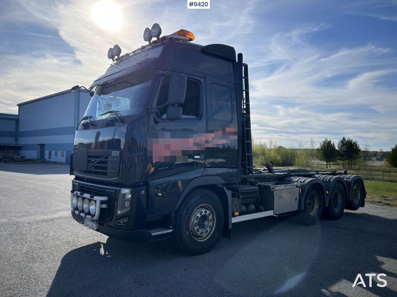 Volvo FH16 8*4 Tridem Hooklift - Kamion vetëngarkues: foto 1 Volvo FH16 8*4 Tridem Hooklift - Kamion vetëngarkues: foto 1