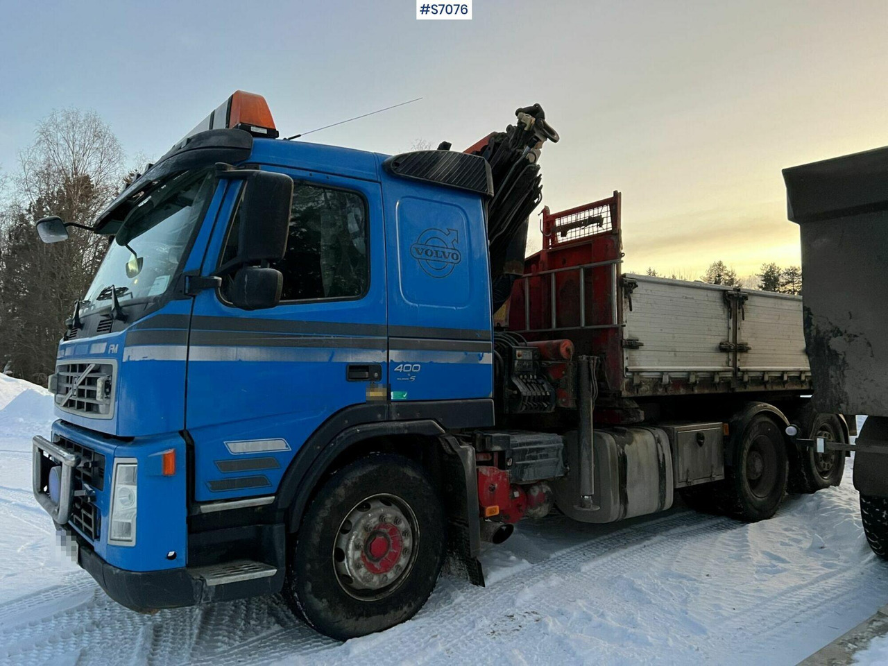 Volvo FM 400 6*2 Crane Truck with tiltable flatbed Palfinger PK16502 - Kamion me vinç: foto 1 Volvo FM 400 6*2 Crane Truck with tiltable flatbed Palfinger PK16502 - Kamion me vinç: foto 1