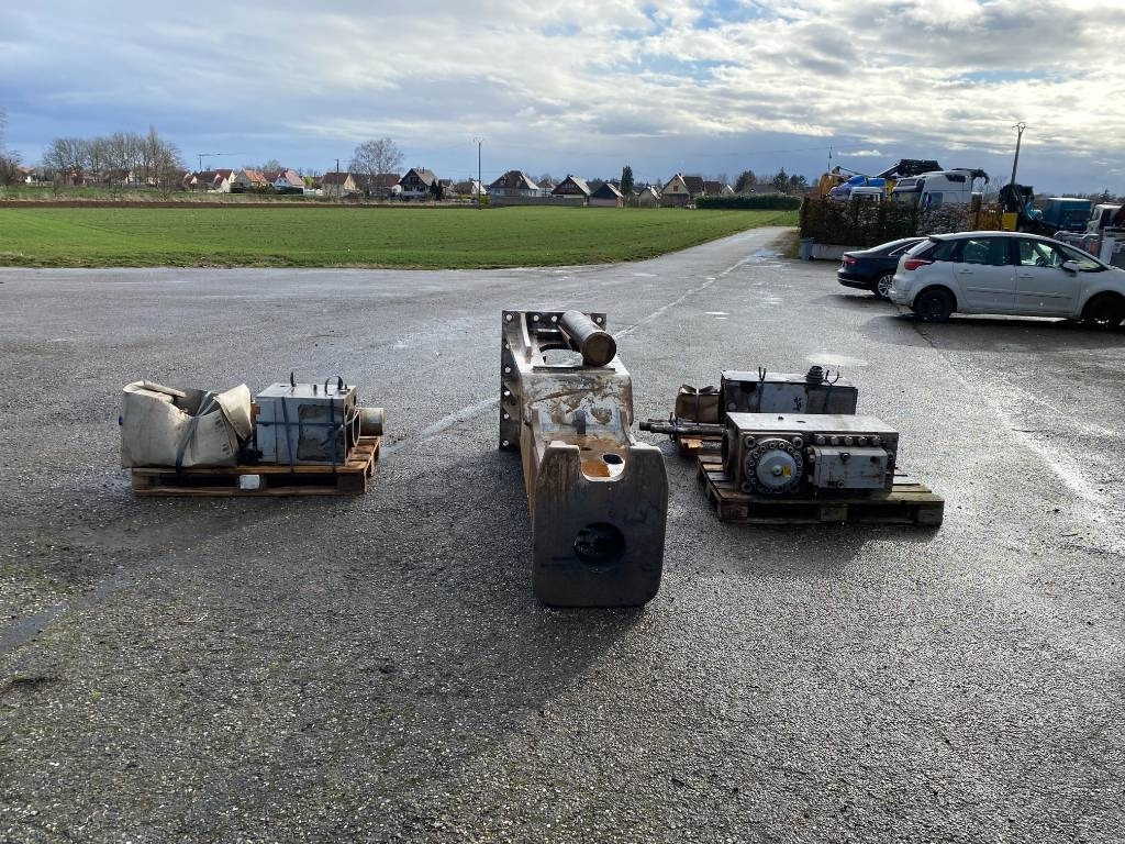 Daemo B 650 a réparer - Çekiç hidraulik për Makineri ndërtimi: foto 5 Daemo B 650 a réparer - Çekiç hidraulik për Makineri ndërtimi: foto 5