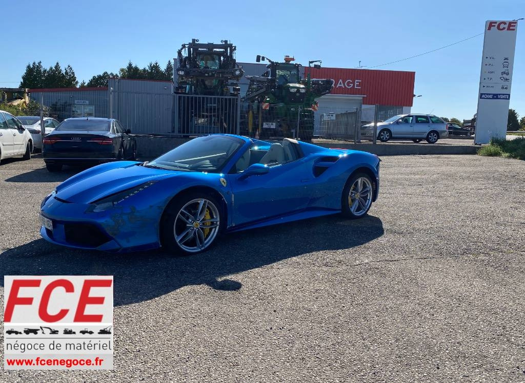 Ferrari 488 SPIDER -Carte Grise Française endommagé - Kabriolet: foto 1 Ferrari 488 SPIDER -Carte Grise Française endommagé - Kabriolet: foto 1
