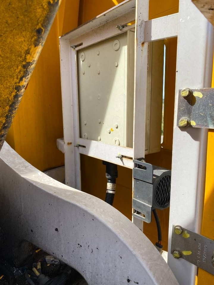 Krah me çernjerë Haulotte HA 15 IP: foto 25 Krah me çernjerë Haulotte HA 15 IP: foto 25