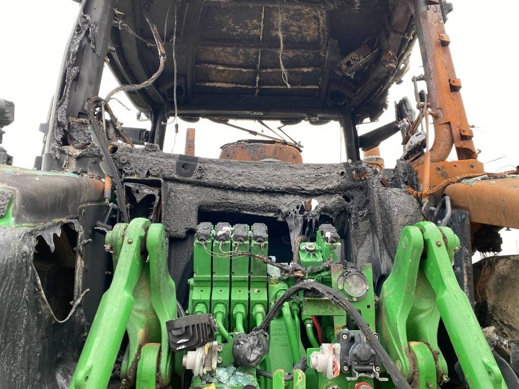 Traktor John Deere 6250 R / AutoPower endommagé: foto 38