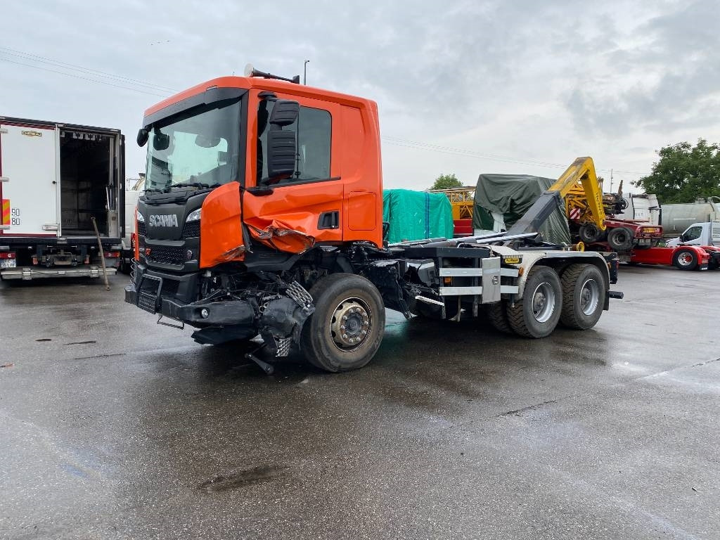 Scania P420 XT-3Pedales / PALFINGER PTH20SLD5 endommagé - Kamion vetëngarkues: foto 2 Scania P420 XT-3Pedales / PALFINGER PTH20SLD5 endommagé - Kamion vetëngarkues: foto 2