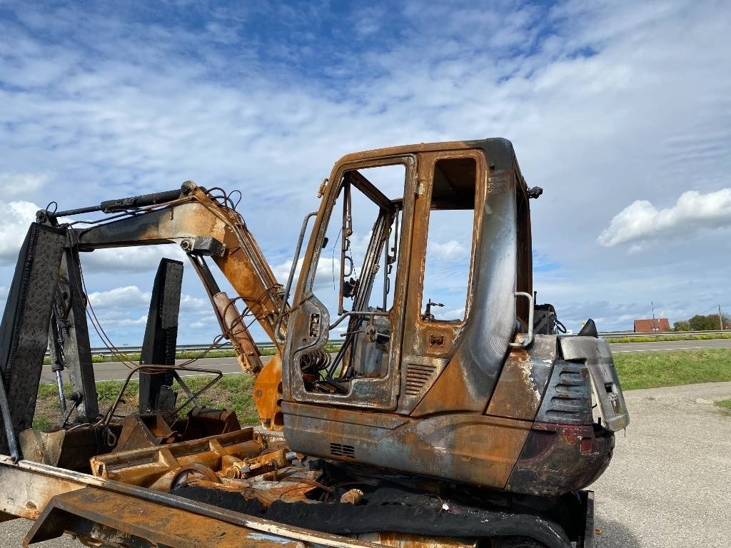 Takeuchi TB 250 + Brise roche et Godets endommagée - Miniekskavator: foto 3 Takeuchi TB 250 + Brise roche et Godets endommagée - Miniekskavator: foto 3