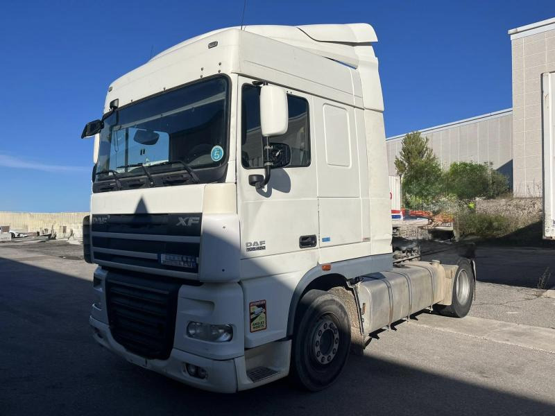 DAF XF 105.460 - Gjysmë-kamion: foto 1 DAF XF 105.460 - Gjysmë-kamion: foto 1