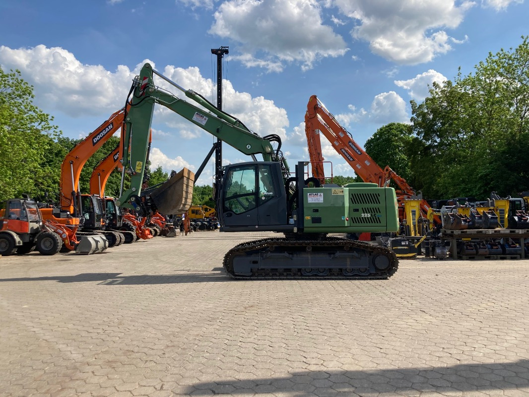 Atlas 225LC-BLUE - Ekskavator me zinxhirë: foto 3 Atlas 225LC-BLUE - Ekskavator me zinxhirë: foto 3