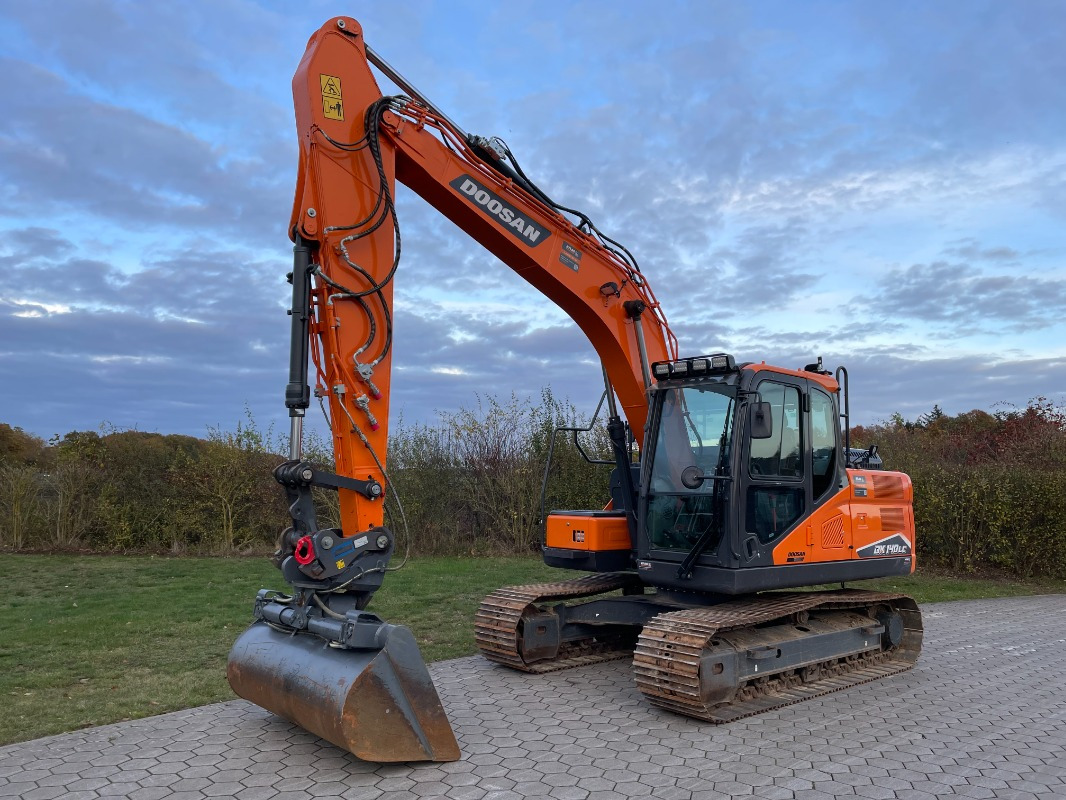 Doosan DX140LC-7 - Ekskavator me zinxhirë: foto 1 Doosan DX140LC-7 - Ekskavator me zinxhirë: foto 1