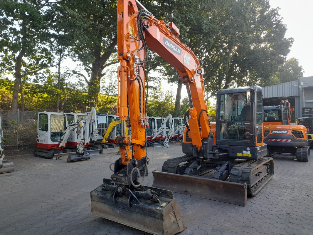 Doosan DX85R-3 - Ekskavator: foto 1 Doosan DX85R-3 - Ekskavator: foto 1
