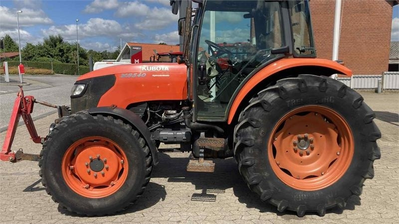 Kubota M8540N - Traktor: foto 1 Kubota M8540N - Traktor: foto 1