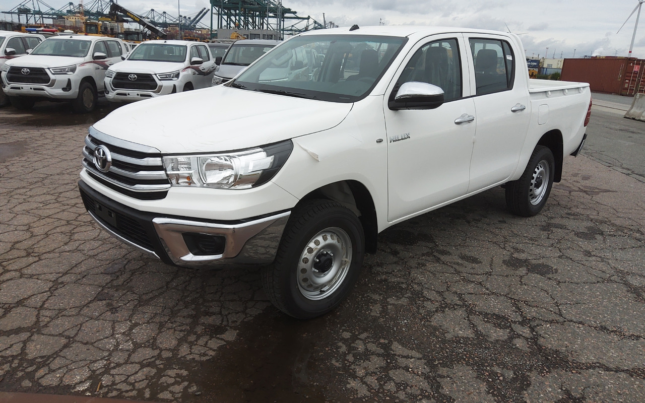 Toyota Hilux / Revo Pick-up double cabin pack security 2.4L Turbo Diesel Manual - Pick up: foto 1 Toyota Hilux / Revo Pick-up double cabin pack security 2.4L Turbo Diesel Manual - Pick up: foto 1