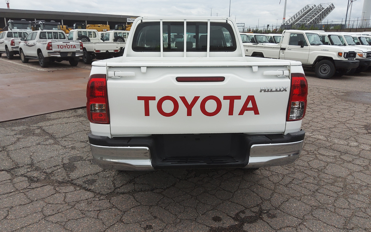 Toyota Hilux / Revo Pick-up double cabin pack security 2.4L Turbo Diesel Manual - Pick up: foto 5 Toyota Hilux / Revo Pick-up double cabin pack security 2.4L Turbo Diesel Manual - Pick up: foto 5