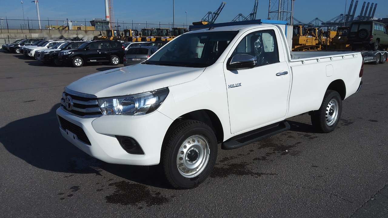 Toyota Hilux / Revo Pick-up single Cab pack security 2.4L Turbo Diesel Manual - Pick up: foto 1 Toyota Hilux / Revo Pick-up single Cab pack security 2.4L Turbo Diesel Manual - Pick up: foto 1