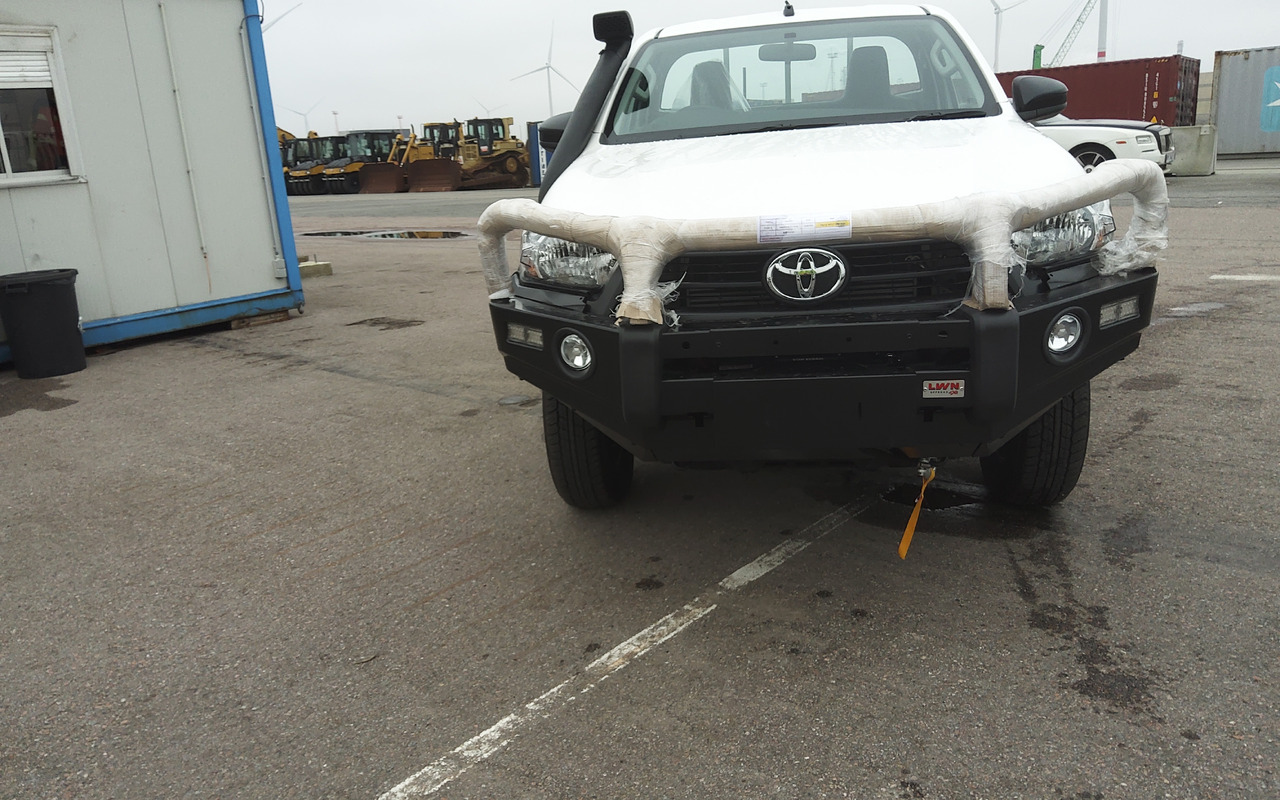 Toyota Hilux / Revo RHD Pick-up single Cab 2.8L Diesel Manual - Pick up: foto 2 Toyota Hilux / Revo RHD Pick-up single Cab 2.8L Diesel Manual - Pick up: foto 2