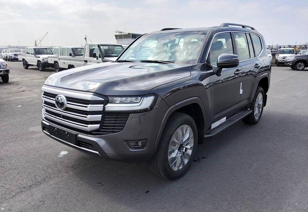 Toyota Land Cruiser 300 V6 VXR ZX 7 SEATERS / PLACES 3.5L Petrol Automatic AEOB - Veturë: foto 1 Toyota Land Cruiser 300 V6 VXR ZX 7 SEATERS / PLACES 3.5L Petrol Automatic AEOB - Veturë: foto 1