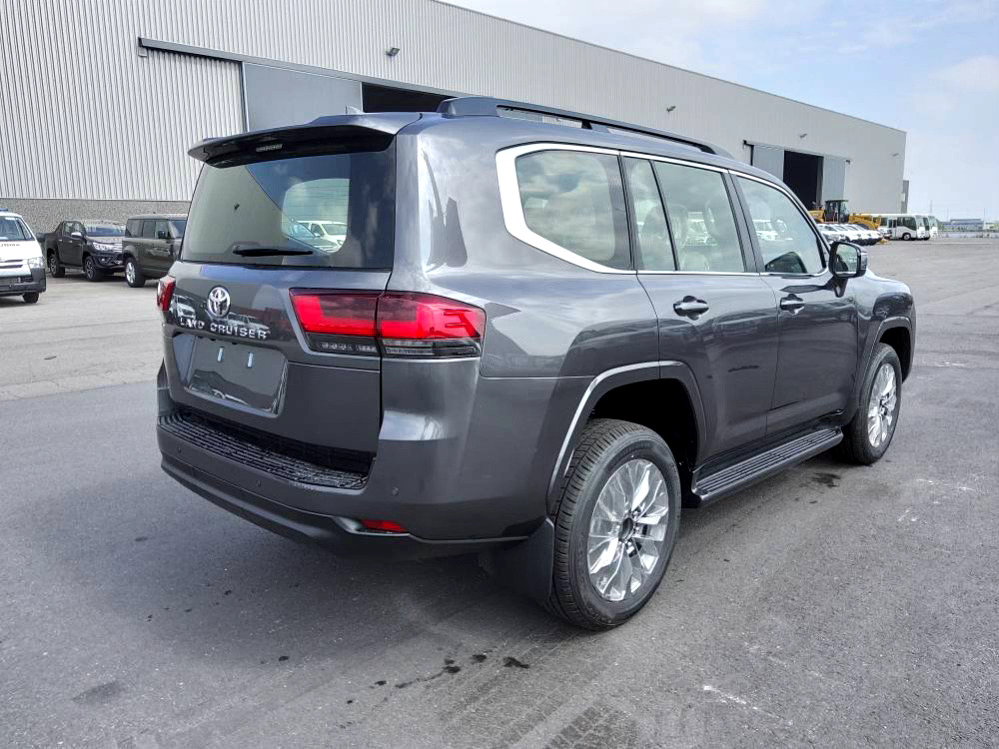Toyota Land Cruiser 300 V6 VXR ZX 7 SEATERS / PLACES 3.5L Petrol Automatic AEOB - Veturë: foto 5 Toyota Land Cruiser 300 V6 VXR ZX 7 SEATERS / PLACES 3.5L Petrol Automatic AEOB - Veturë: foto 5