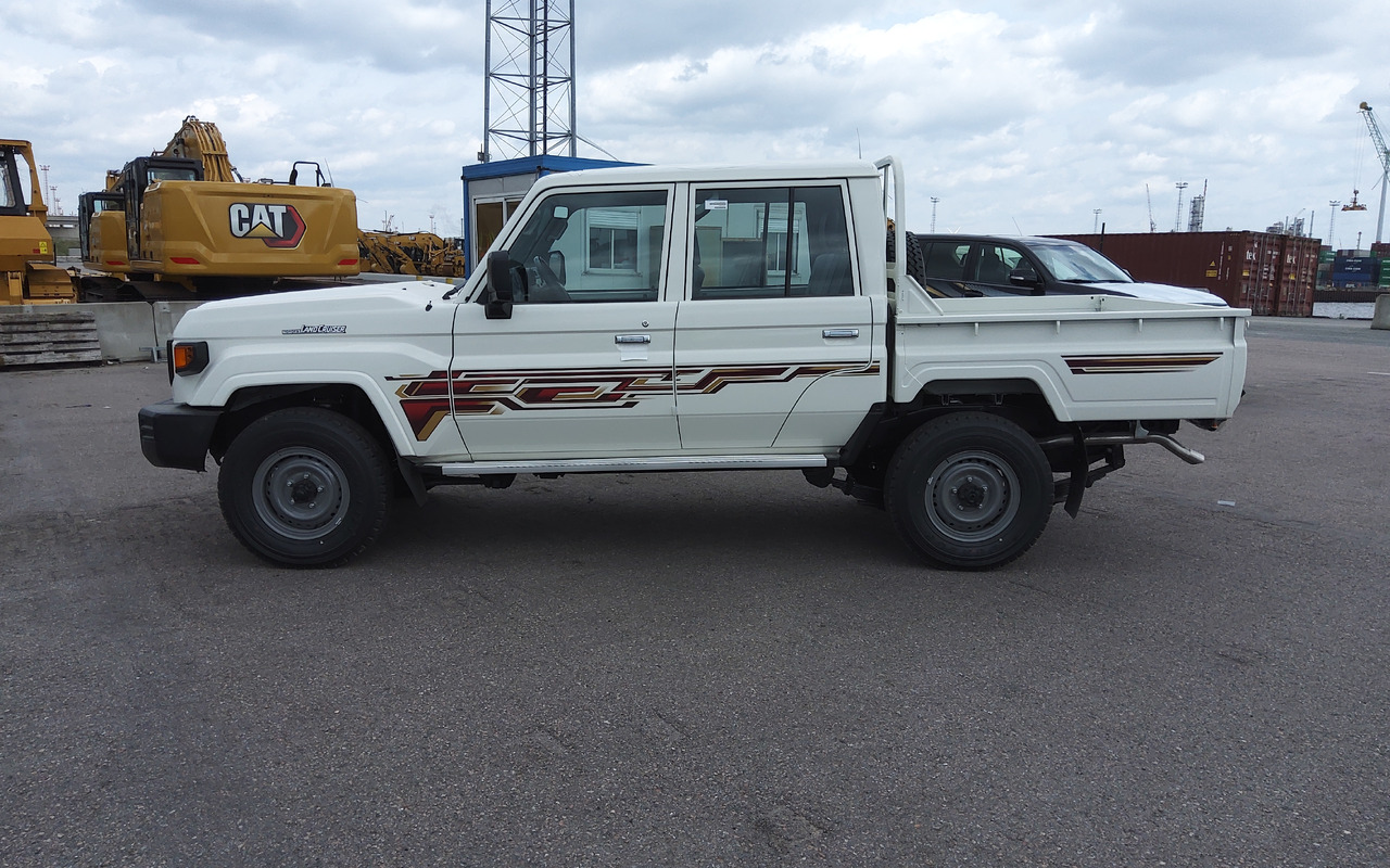 Toyota Toyota Land cruiser 79 grj double cabin 4.0L Petrol Manual 5 SEATS/PLACES - Pick up: foto 5 Toyota Toyota Land cruiser 79 grj double cabin 4.0L Petrol Manual 5 SEATS/PLACES - Pick up: foto 5