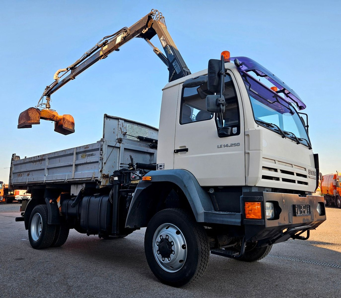 MAN LE 14.250 4x4 HIAB 077BS-2 Kran Greifer - Kamion vetëshkarkues, Kamion me vinç: foto 3 MAN LE 14.250 4x4 HIAB 077BS-2 Kran Greifer - Kamion vetëshkarkues, Kamion me vinç: foto 3