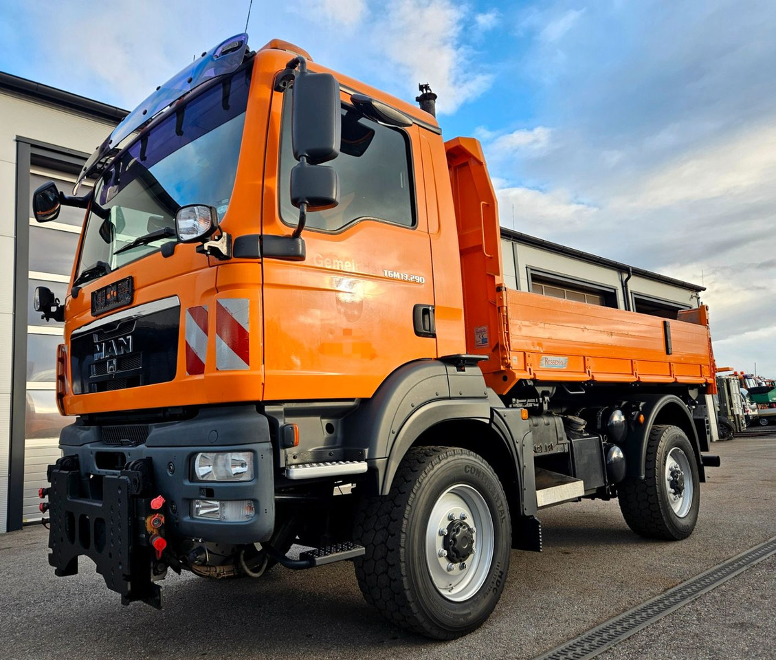 MAN TGM 13.290 4x4 Euro5 Winterdienst Single - Kamion vetëshkarkues: foto 1 MAN TGM 13.290 4x4 Euro5 Winterdienst Single - Kamion vetëshkarkues: foto 1