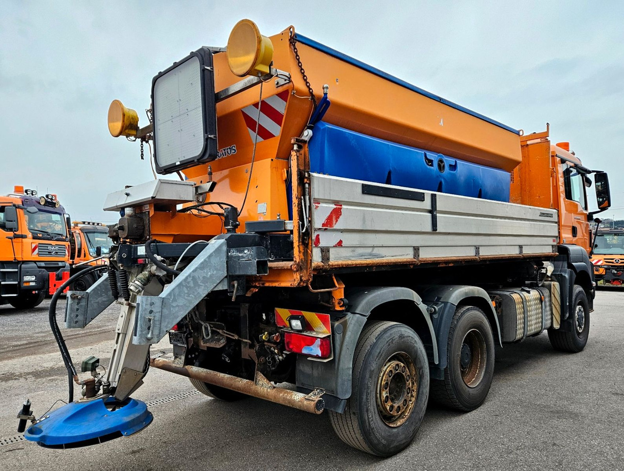 MAN TGS 28.400 6x4-4 BL Winterdienst Schmidt Euro5 - Kamion vetëshkarkues: foto 4 MAN TGS 28.400 6x4-4 BL Winterdienst Schmidt Euro5 - Kamion vetëshkarkues: foto 4