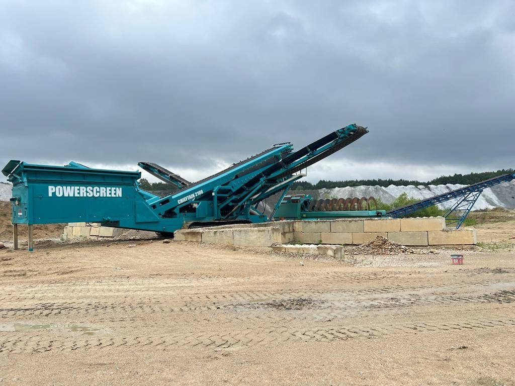 PowerScreen Chieftain 2100 - Makinë sitëse: foto 1 PowerScreen Chieftain 2100 - Makinë sitëse: foto 1