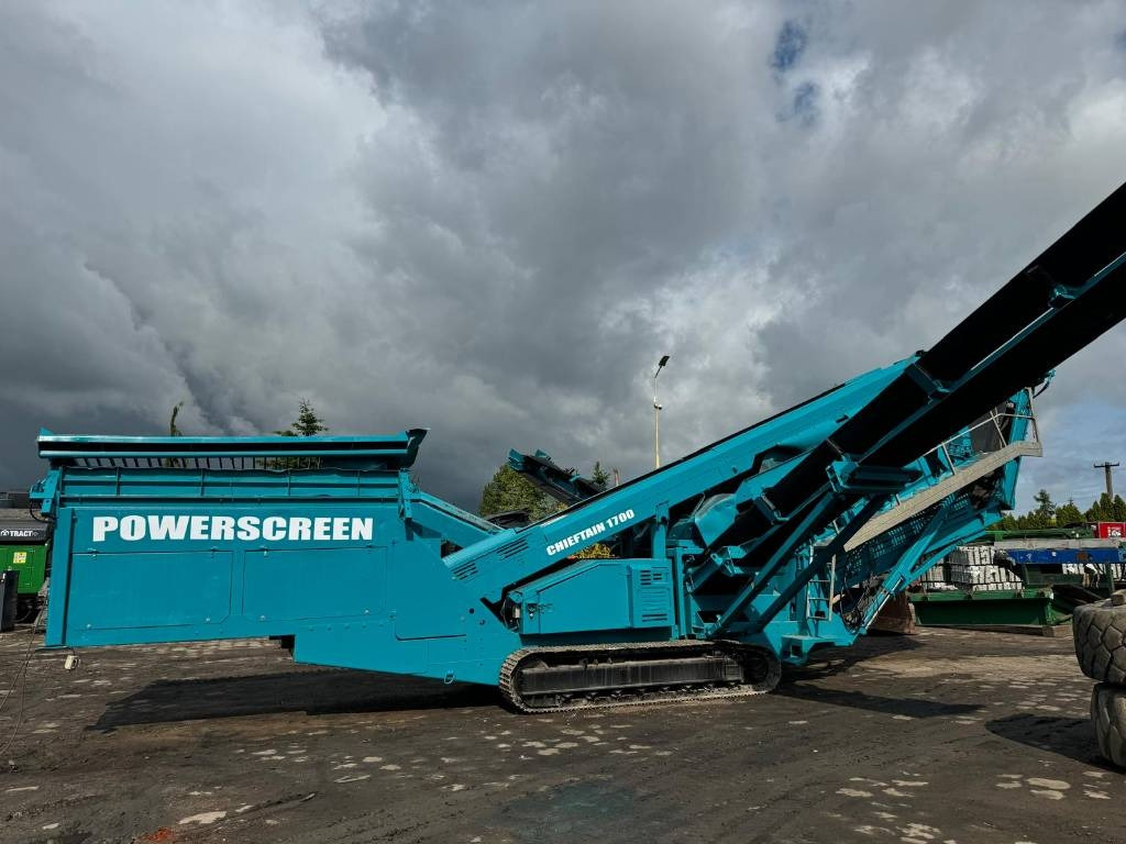 Przesiewacz Powerscreen 1700, 4 Frakcje, 3 Pokłady - Makinë sitëse: foto 1 Przesiewacz Powerscreen 1700, 4 Frakcje, 3 Pokłady - Makinë sitëse: foto 1