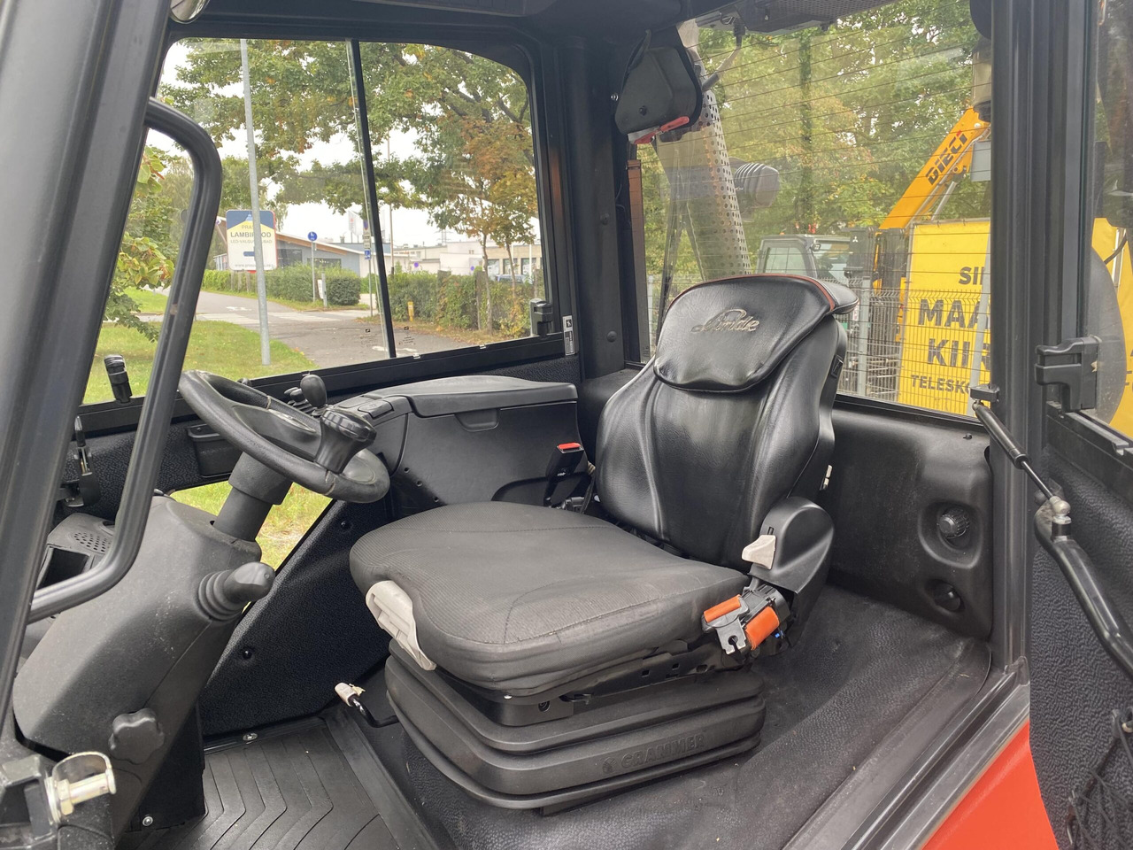 Linde H30D - Pirun më naftë: foto 5 Linde H30D - Pirun më naftë: foto 5