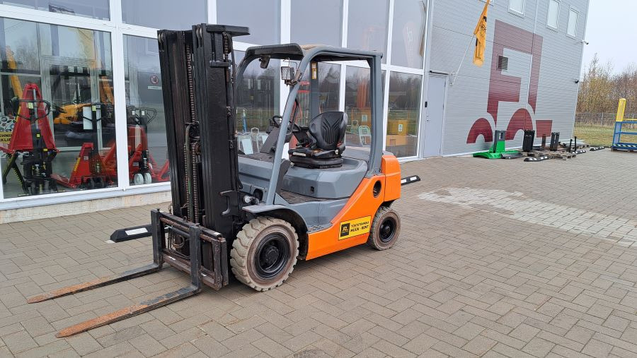 Toyota 02-8FDF20 - Pirun më naftë: foto 1 Toyota 02-8FDF20 - Pirun më naftë: foto 1