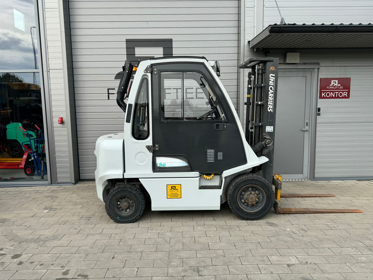 Unicarriers Y1D2A25Q - Pirun më naftë: foto 5 Unicarriers Y1D2A25Q - Pirun më naftë: foto 5