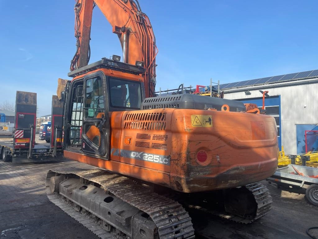 Doosan EXCA - Ekskavator me zinxhirë: foto 1 Doosan EXCA - Ekskavator me zinxhirë: foto 1