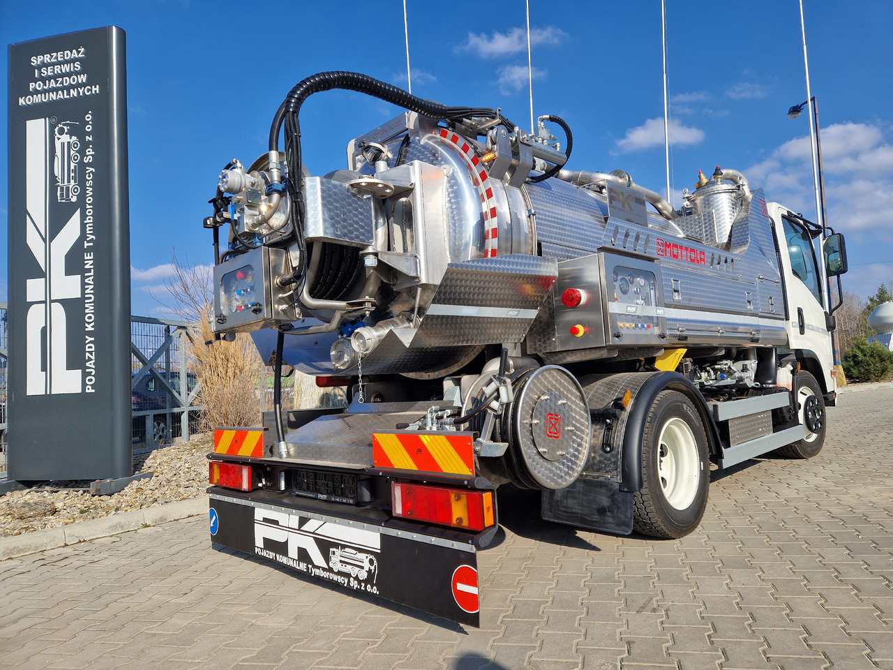 ISUZU - Kamion me vakuum: foto 2 ISUZU - Kamion me vakuum: foto 2