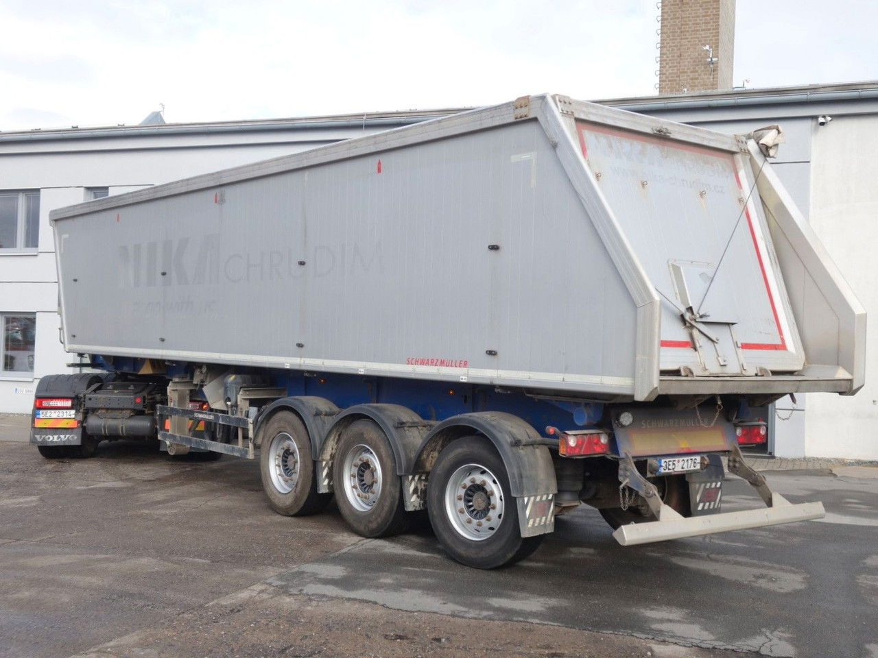 Schwarzmüller SK KIS 3/E , 50 cm3, SAF, Liftachse - Gjysmë rimorkio vetëshkarkuese: foto 4 Schwarzmüller SK KIS 3/E , 50 cm3, SAF, Liftachse - Gjysmë rimorkio vetëshkarkuese: foto 4