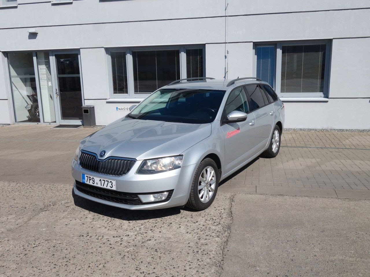 Škoda Octavia Combi Ambition 1,6 TDI, DSG, Navi, Clima - Makinë me portobagazh: foto 1 Škoda Octavia Combi Ambition 1,6 TDI, DSG, Navi, Clima - Makinë me portobagazh: foto 1