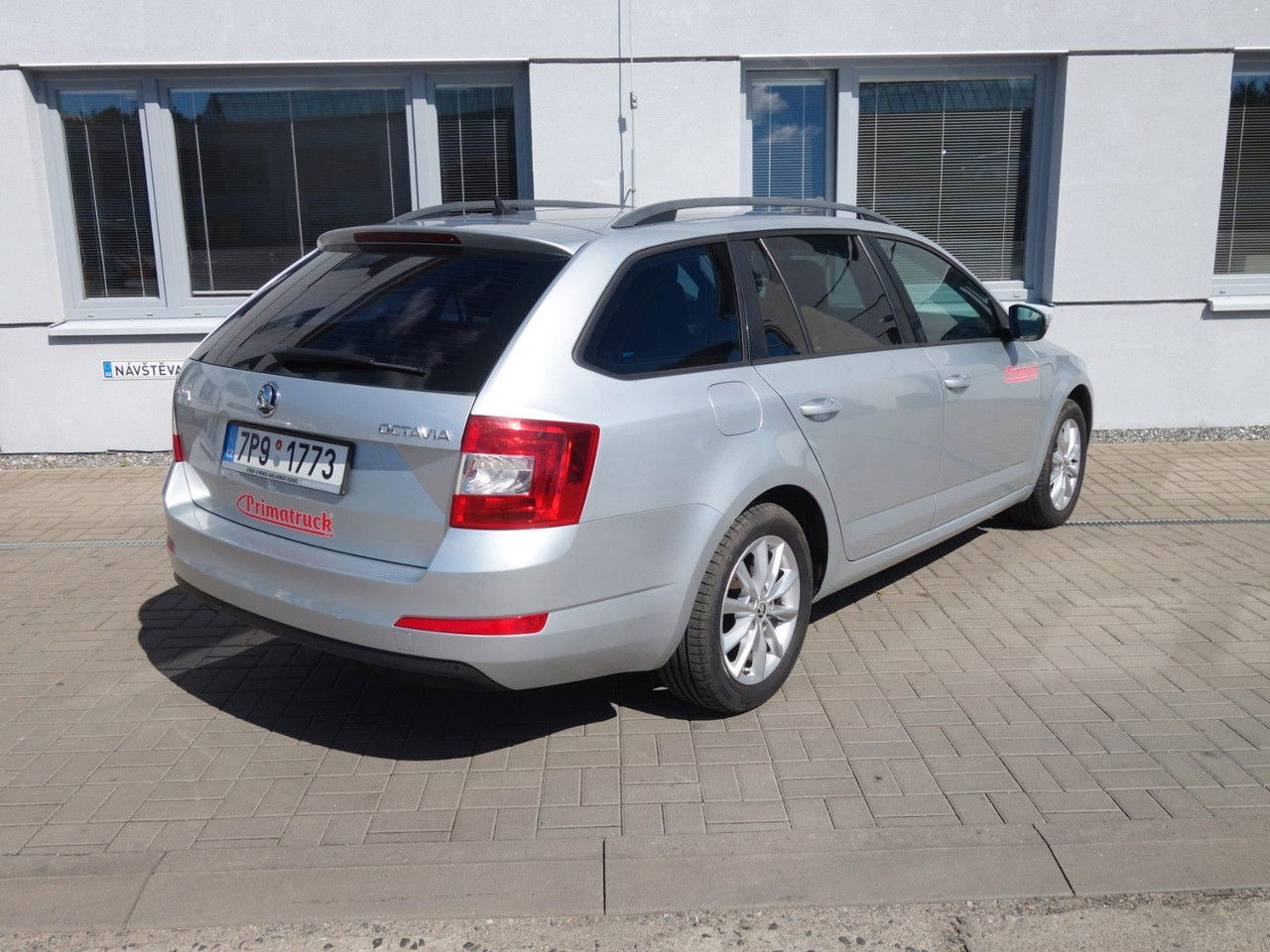 Škoda Octavia Combi Ambition 1,6 TDI, DSG, Navi, Clima - Makinë me portobagazh: foto 5 Škoda Octavia Combi Ambition 1,6 TDI, DSG, Navi, Clima - Makinë me portobagazh: foto 5