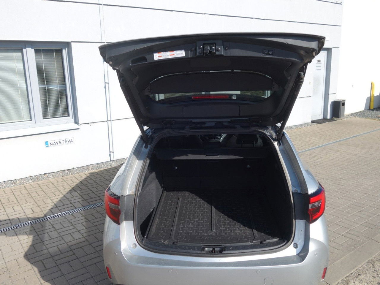 Makinë me portobagazh Toyota Corolla Touring 2,0 Hybrid GR Sport: foto 6 Makinë me portobagazh Toyota Corolla Touring 2,0 Hybrid GR Sport: foto 6
