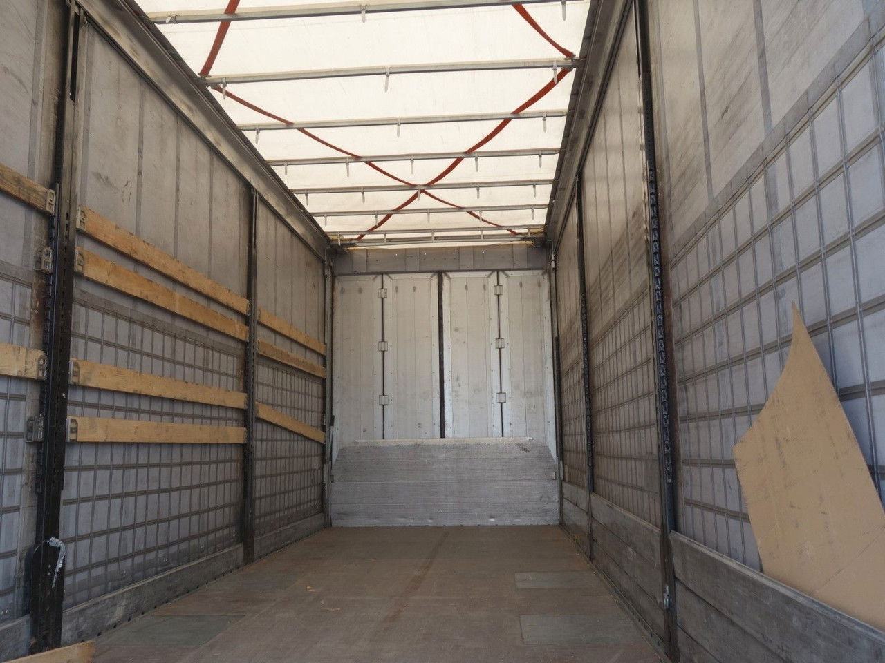 Volvo FH 460 XL 6x2, 120 cbm, Durchfahren - Kamion me tendë: foto 5 Volvo FH 460 XL 6x2, 120 cbm, Durchfahren - Kamion me tendë: foto 5