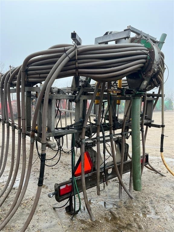 Samson 12-16-20 m slangebom  - Cisternë pleh i lëngshëm: foto 4 Samson 12-16-20 m slangebom  - Cisternë pleh i lëngshëm: foto 4