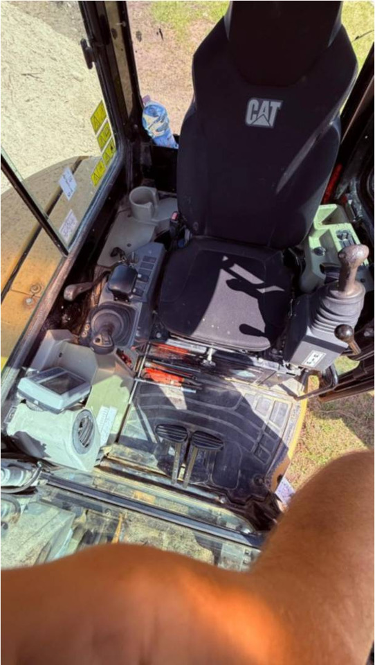 CAT 303.5ECR - Ekskavator me zinxhirë: foto 4 CAT 303.5ECR - Ekskavator me zinxhirë: foto 4