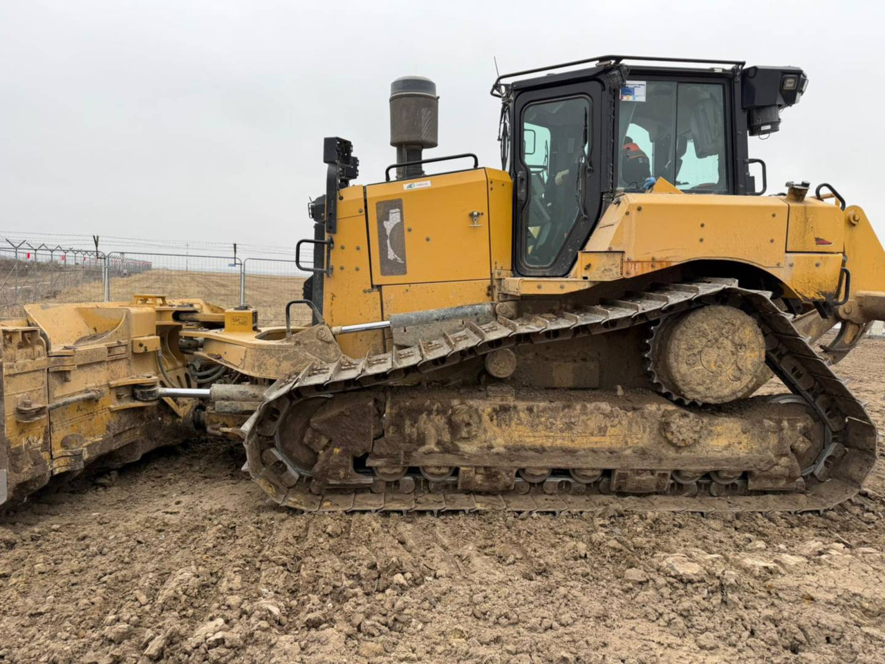 CAT D6 - Buldozer: foto 1 CAT D6 - Buldozer: foto 1