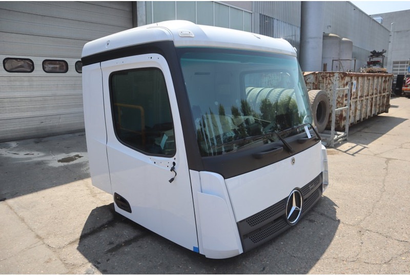 Mercedes-Benz AROCS M-CAB CLASSICSPACE 2.3 M - Kabina dhe interier për Kamioni: foto 3 Mercedes-Benz AROCS M-CAB CLASSICSPACE 2.3 M - Kabina dhe interier për Kamioni: foto 3