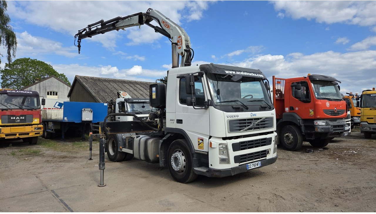 VOLVO FM 360 4X2 EURO 3 TRACTOR UNIT CRANE PM 20T MANUAL GEARBOX - Gjysmë-kamion: foto 4 VOLVO FM 360 4X2 EURO 3 TRACTOR UNIT CRANE PM 20T MANUAL GEARBOX - Gjysmë-kamion: foto 4