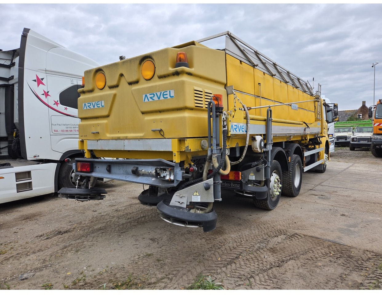 MERCEDES AXOR 2533 6X2 CHASSIS LOW MILEAGE - Kamion kabinë-shasi, Makinë për heqjen e borës: foto 3 MERCEDES AXOR 2533 6X2 CHASSIS LOW MILEAGE - Kamion kabinë-shasi, Makinë për heqjen e borës: foto 3