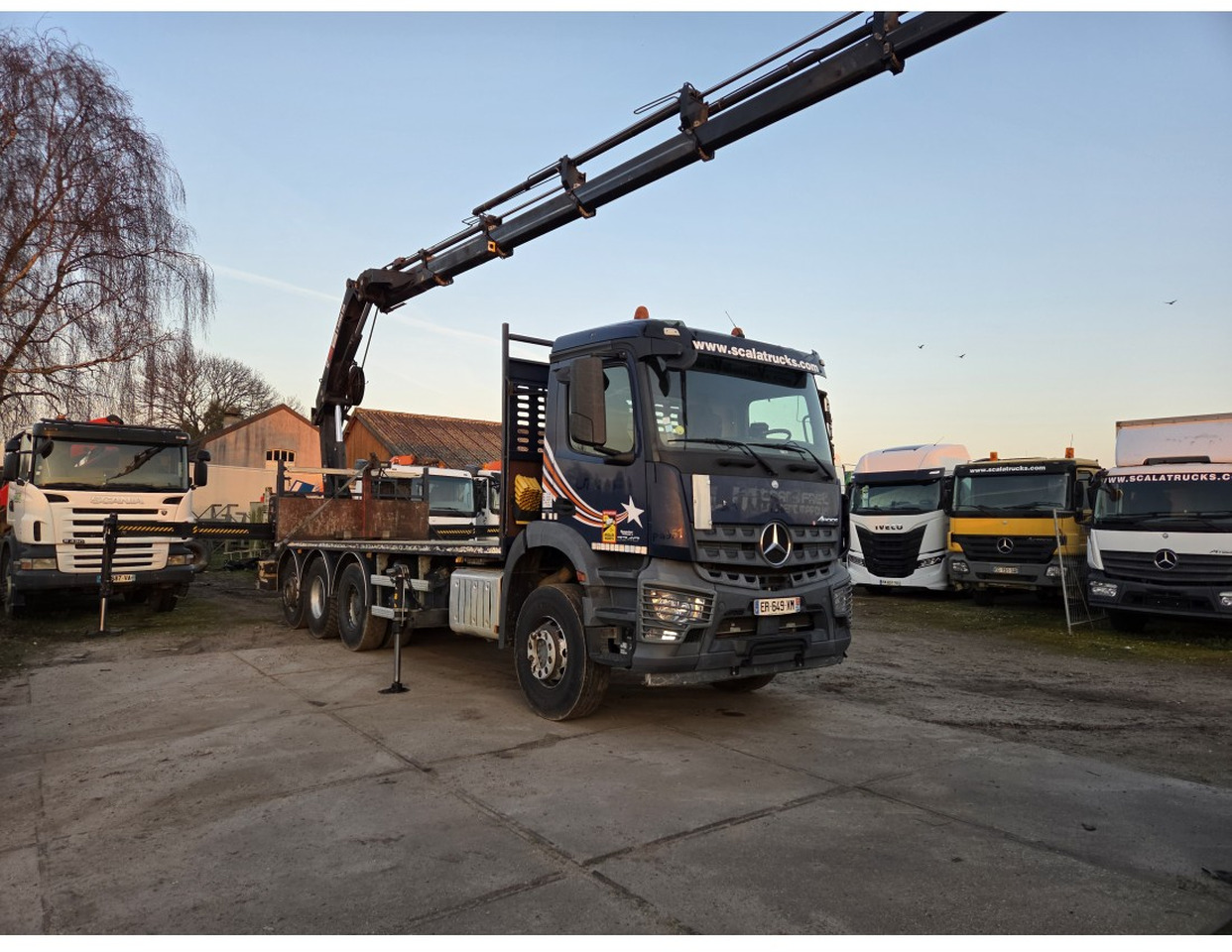 Mercedes Arocs 3240 8x4 Open Truck Crane HIAB X-HIDUO 258 E-7 7 extensions - Kamion me karroceri të hapur, Kamion me vinç: foto 3 Mercedes Arocs 3240 8x4 Open Truck Crane HIAB X-HIDUO 258 E-7 7 extensions - Kamion me karroceri të hapur, Kamion me vinç: foto 3