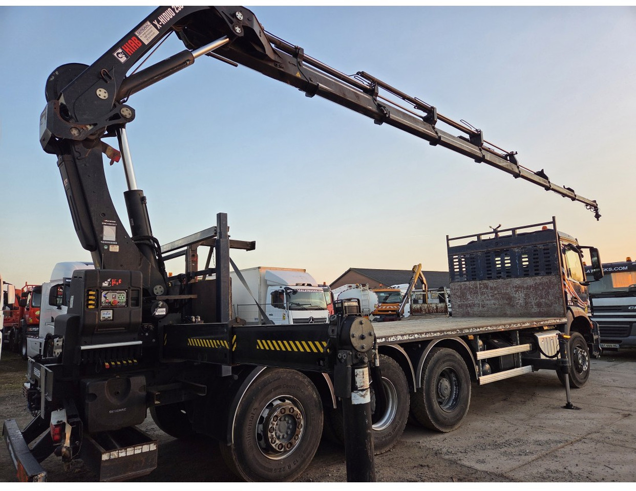 Mercedes Arocs 3240 8x4 Open Truck Crane HIAB X-HIDUO 258 E-7 7 extensions - Kamion me karroceri të hapur, Kamion me vinç: foto 2 Mercedes Arocs 3240 8x4 Open Truck Crane HIAB X-HIDUO 258 E-7 7 extensions - Kamion me karroceri të hapur, Kamion me vinç: foto 2